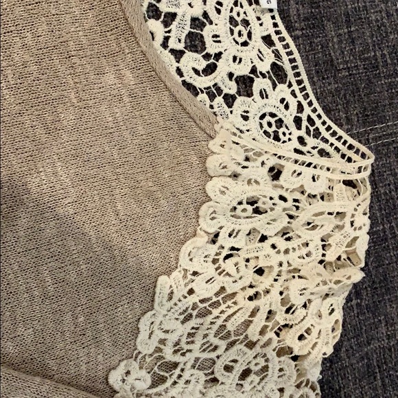 Long sleeve lace capped shirt - Picture 3 of 3